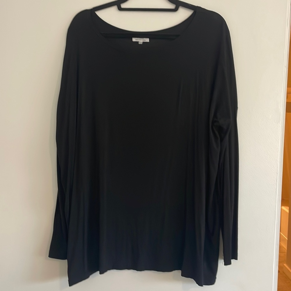 Black Piko top size medium